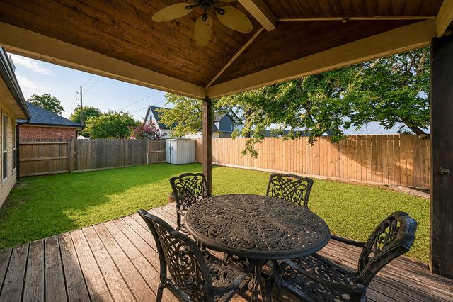 8723 Willow Grove Drive, Tomball, TX 77375