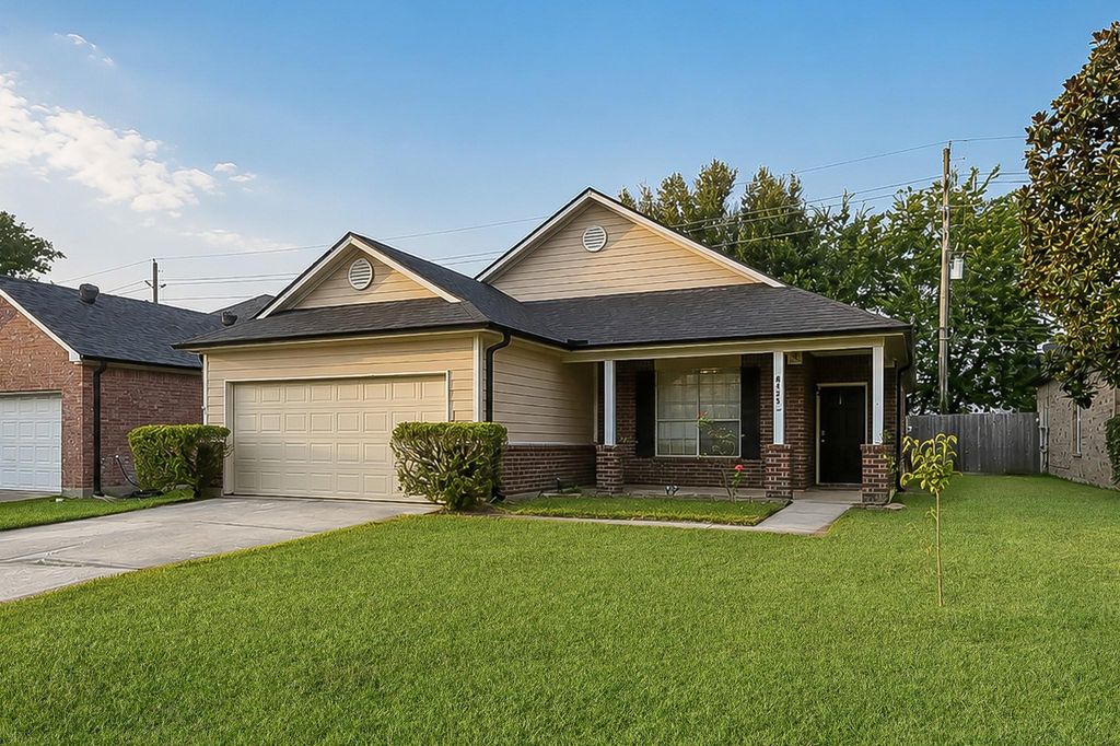 8723 Willow Grove Drive, Tomball, TX 77375