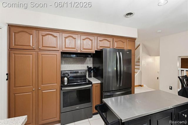 36521 Gloucester Drive, Clinton Township, MI 48035
