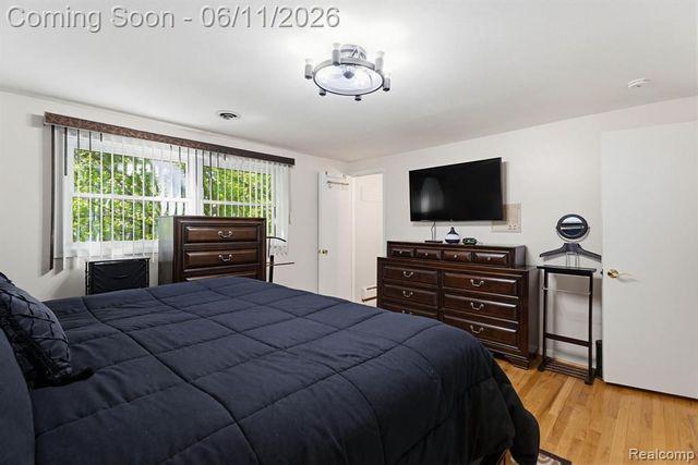 36521 Gloucester Drive, Clinton Township, MI 48035