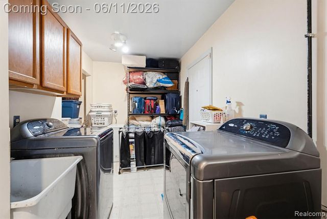 36521 Gloucester Drive, Clinton Township, MI 48035