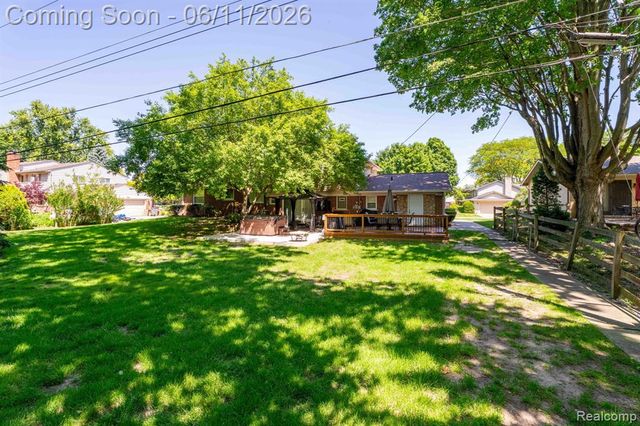 36521 Gloucester Drive, Clinton Township, MI 48035