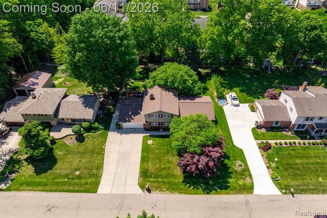 36521 Gloucester Drive, Clinton Township, MI 48035