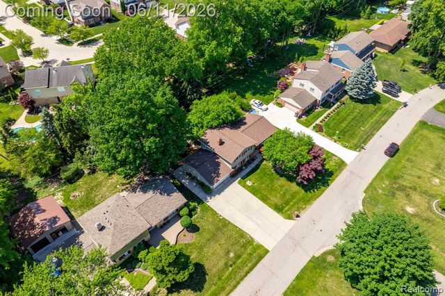 36521 Gloucester Drive, Clinton Township, MI 48035