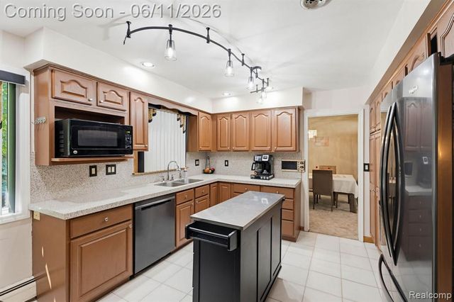 36521 Gloucester Drive, Clinton Township, MI 48035