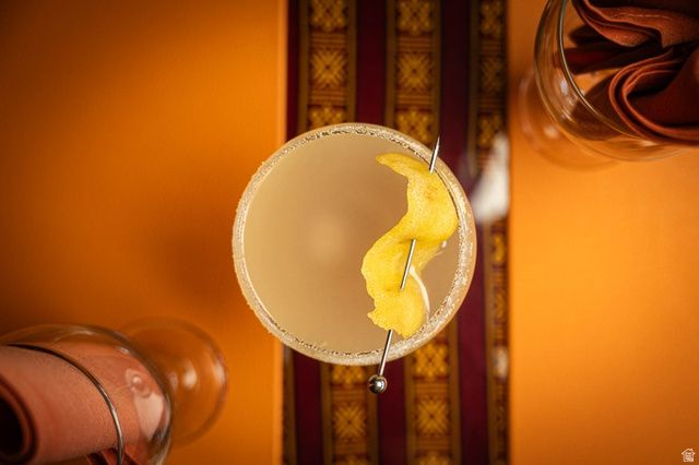 3142 S HIGHLAND DR, Millcreek, UT 84106