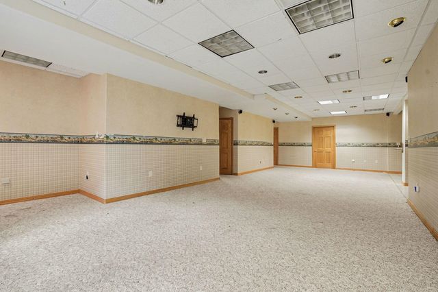 57120 Bluff Crest Drive, Elkhart, IN 46516