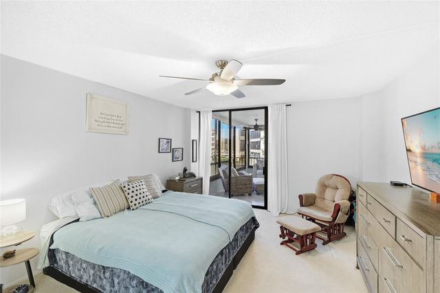 8776 MIDNIGHT PASS ROAD C204, Sarasota, FL 34242