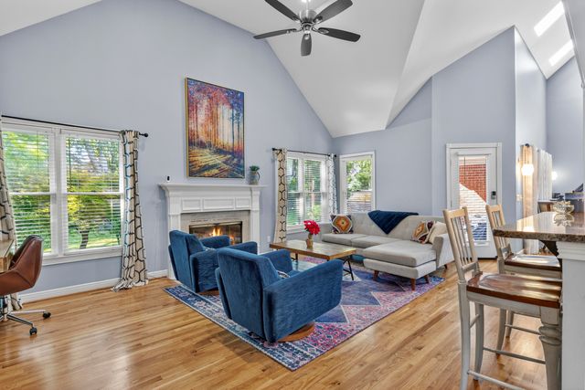 3049 Old Field Way, Lexington, KY 40513