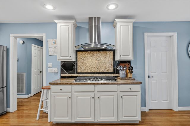3049 Old Field Way, Lexington, KY 40513