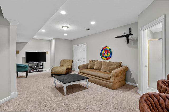 3049 Old Field Way, Lexington, KY 40513