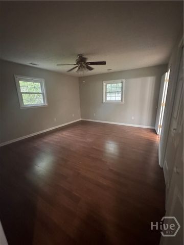 23 Douglas Court, Bloomingdale, GA 31302