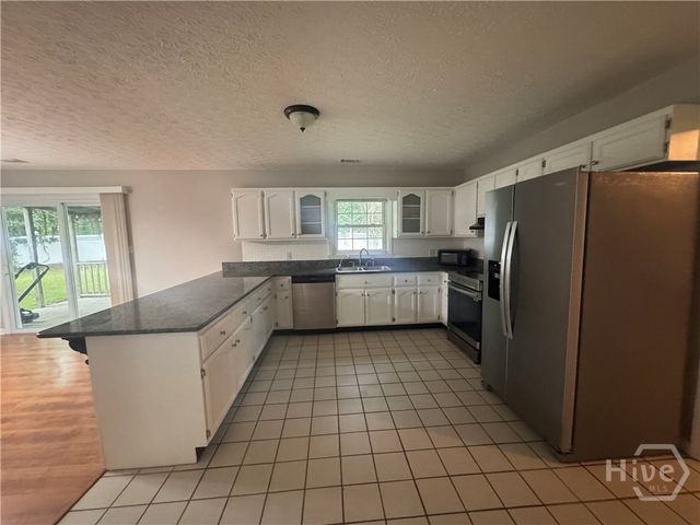 23 Douglas Court, Bloomingdale, GA 31302