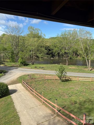 7 Noland Drive S, Clyde, NC 28721