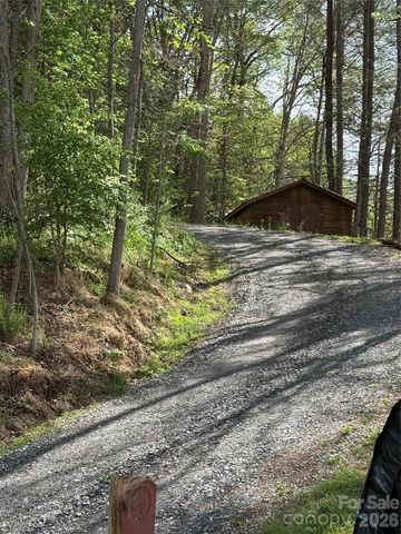 7 Noland Drive S, Clyde, NC 28721