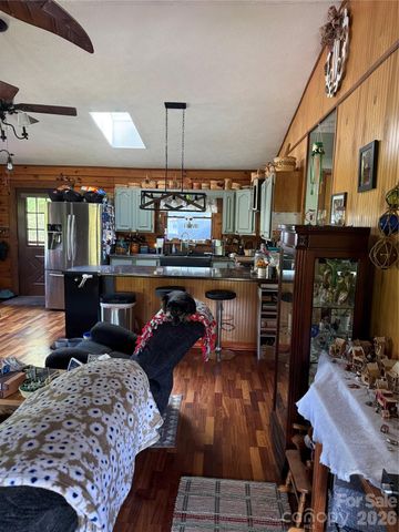 7 Noland Drive S, Clyde, NC 28721