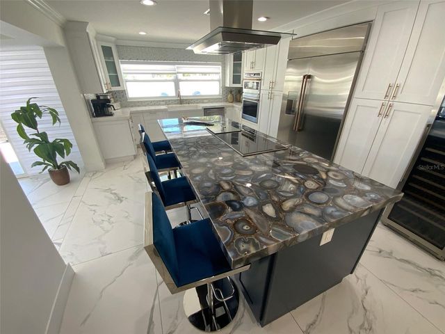 320 HARBOR PASSAGE, Clearwater Beach, FL 33767