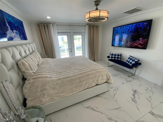 320 HARBOR PASSAGE, Clearwater Beach, FL 33767