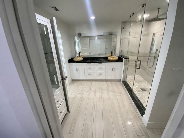 320 HARBOR PASSAGE, Clearwater Beach, FL 33767