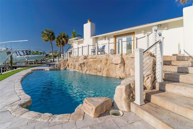320 HARBOR PASSAGE, Clearwater Beach, FL 33767