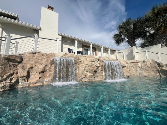 320 HARBOR PASSAGE, Clearwater Beach, FL 33767