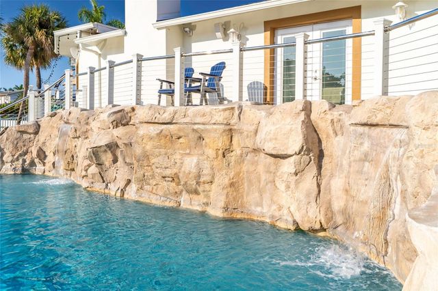 320 HARBOR PASSAGE, Clearwater Beach, FL 33767