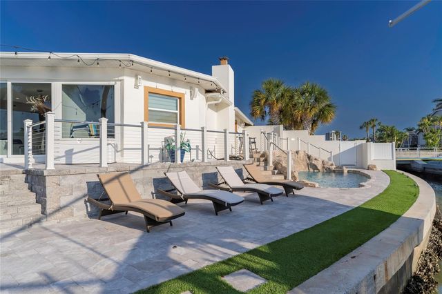320 HARBOR PASSAGE, Clearwater Beach, FL 33767