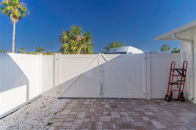 320 HARBOR PASSAGE, Clearwater Beach, FL 33767