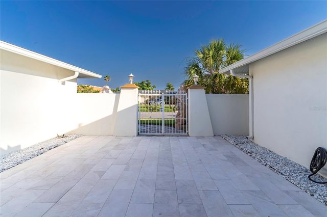 320 HARBOR PASSAGE, Clearwater Beach, FL 33767