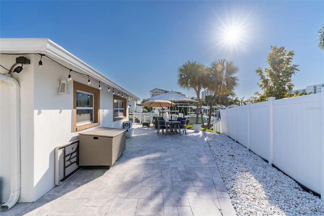 320 HARBOR PASSAGE, Clearwater Beach, FL 33767