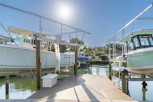 320 HARBOR PASSAGE, Clearwater Beach, FL 33767