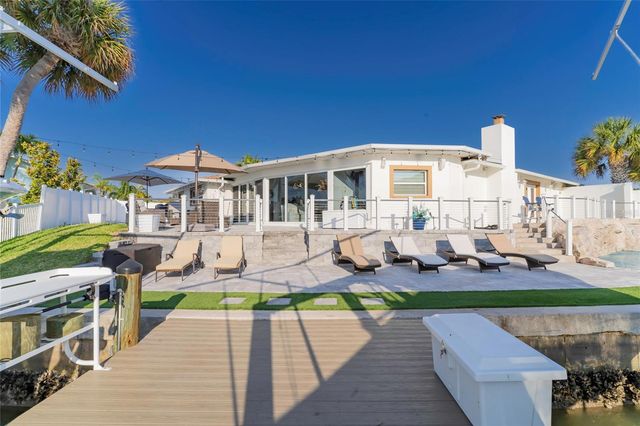 320 HARBOR PASSAGE, Clearwater Beach, FL 33767