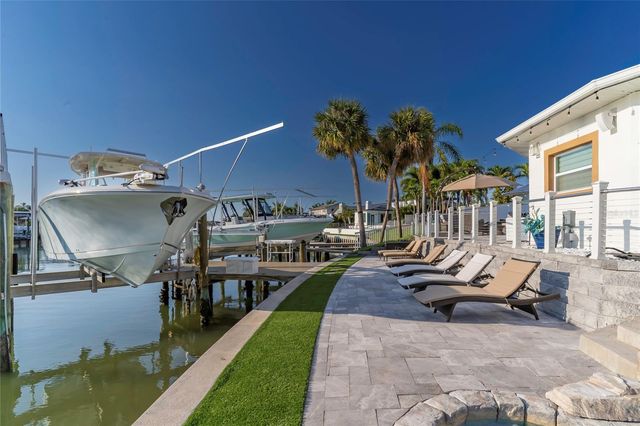 320 HARBOR PASSAGE, Clearwater Beach, FL 33767