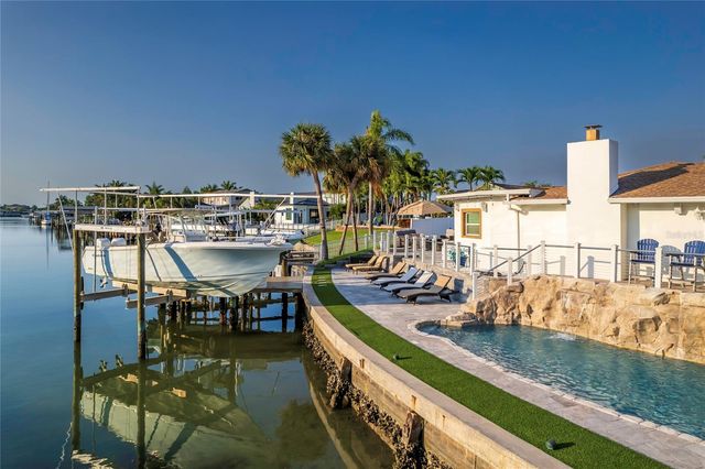 320 HARBOR PASSAGE, Clearwater Beach, FL 33767