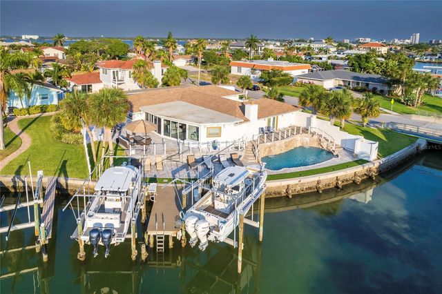 320 HARBOR PASSAGE, Clearwater Beach, FL 33767