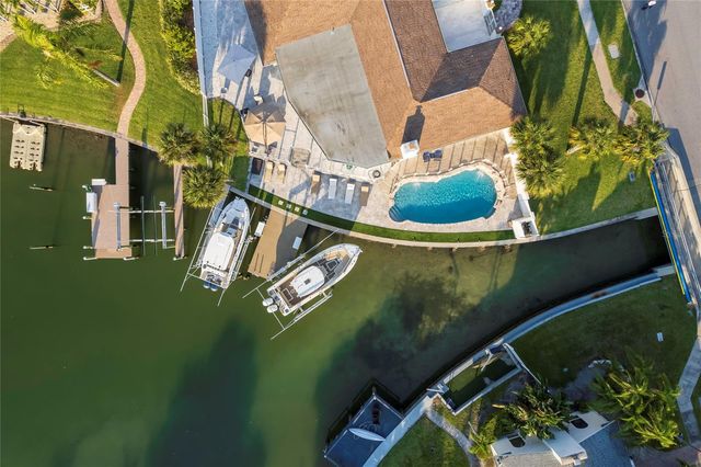 320 HARBOR PASSAGE, Clearwater Beach, FL 33767