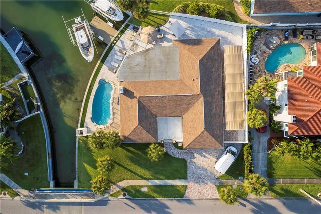 320 HARBOR PASSAGE, Clearwater Beach, FL 33767