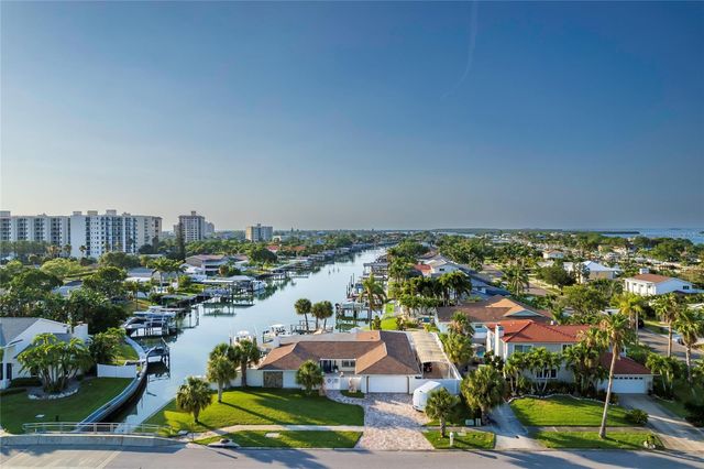 320 HARBOR PASSAGE, Clearwater Beach, FL 33767