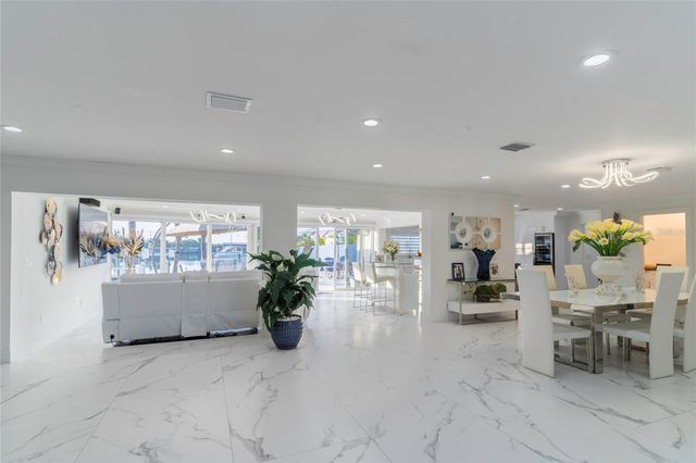 320 HARBOR PASSAGE, Clearwater Beach, FL 33767