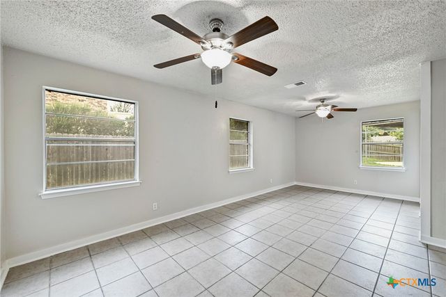 800 Carmen Street, Killeen, TX 76541
