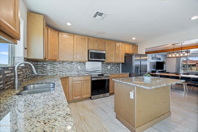 15751 N Twin Lakes Drive, Tucson, AZ 85739