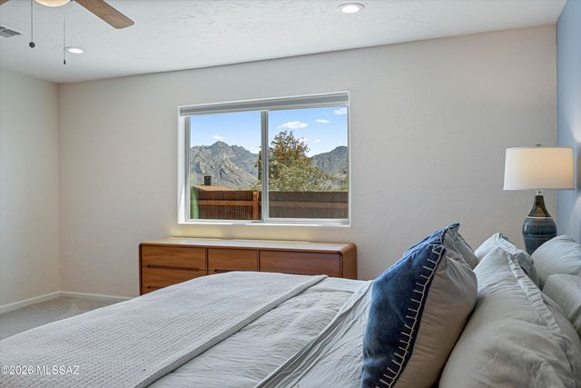 15751 N Twin Lakes Drive, Tucson, AZ 85739