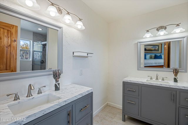 15751 N Twin Lakes Drive, Tucson, AZ 85739