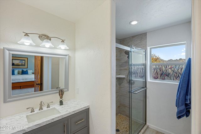 15751 N Twin Lakes Drive, Tucson, AZ 85739