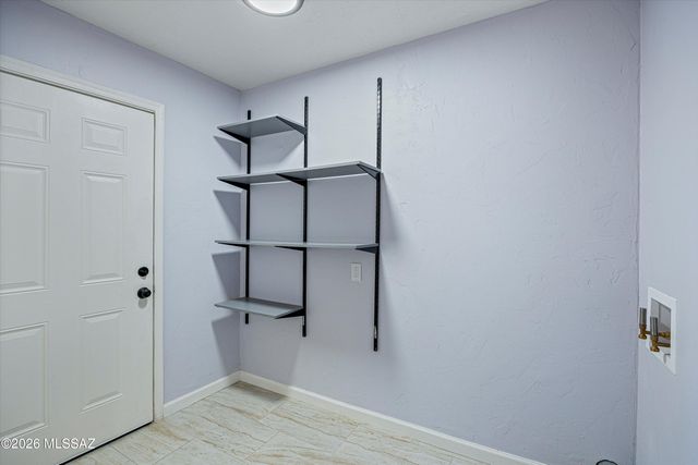 15751 N Twin Lakes Drive, Tucson, AZ 85739