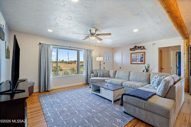 15751 N Twin Lakes Drive, Tucson, AZ 85739