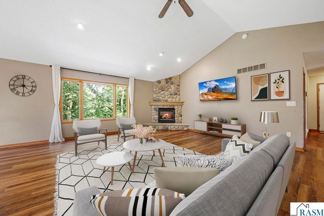 216 South Brook Circle, Mankato, MN 56001