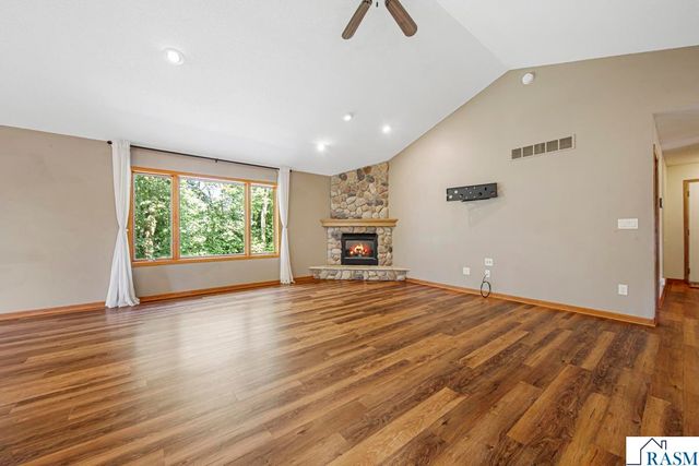 216 South Brook Circle, Mankato, MN 56001