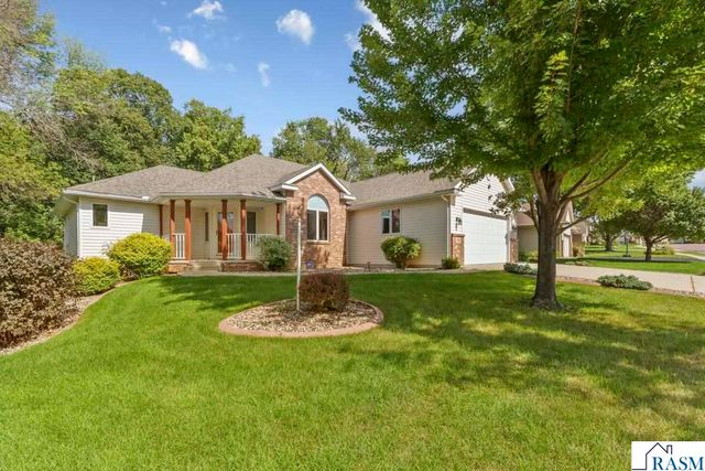 216 South Brook Circle, Mankato, MN 56001