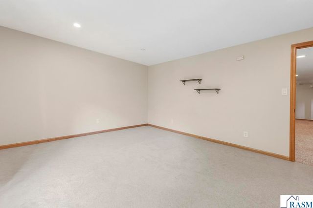 216 South Brook Circle, Mankato, MN 56001